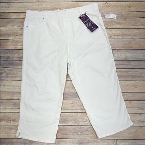 Gloria Vanderbilt Women's Plus size Shape Effect Pull-On Capri Jeans 16W